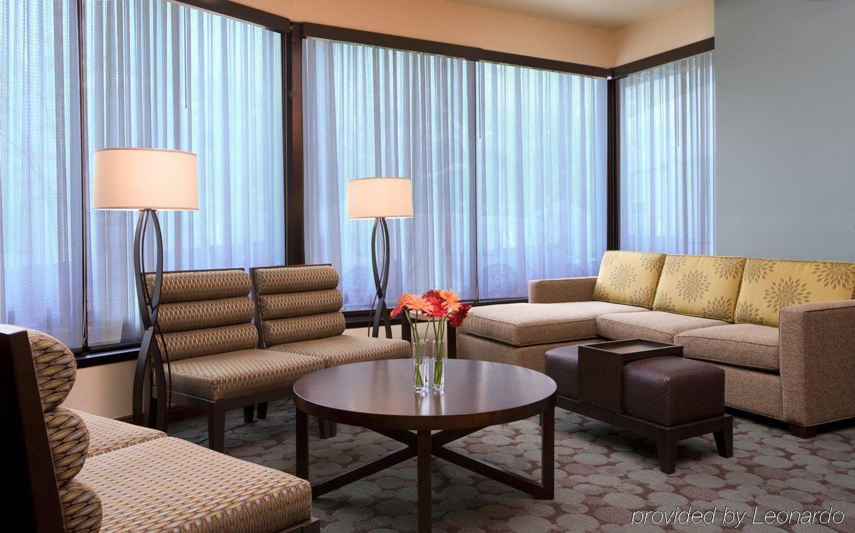 The Dextro, BW Premier Collection Hotel San Diego Dalaman gambar